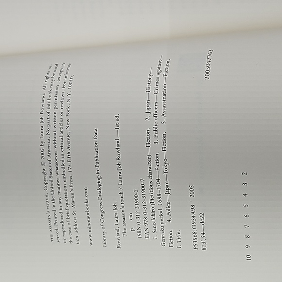 3/$20 The Assassin's Touch: Sano Ichiro Novel - Picture 8 of 9